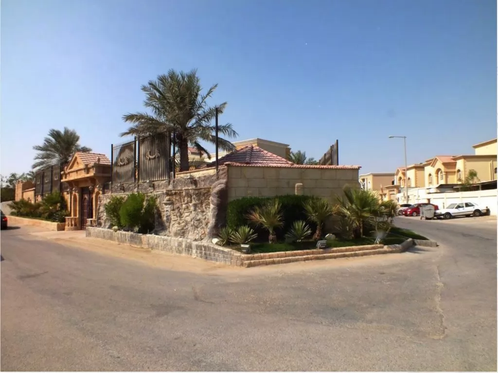 Residential Ready Property 5 Bedrooms F/F Standalone Villa  for sale in Doha-Qatar #8201 - 1  image 